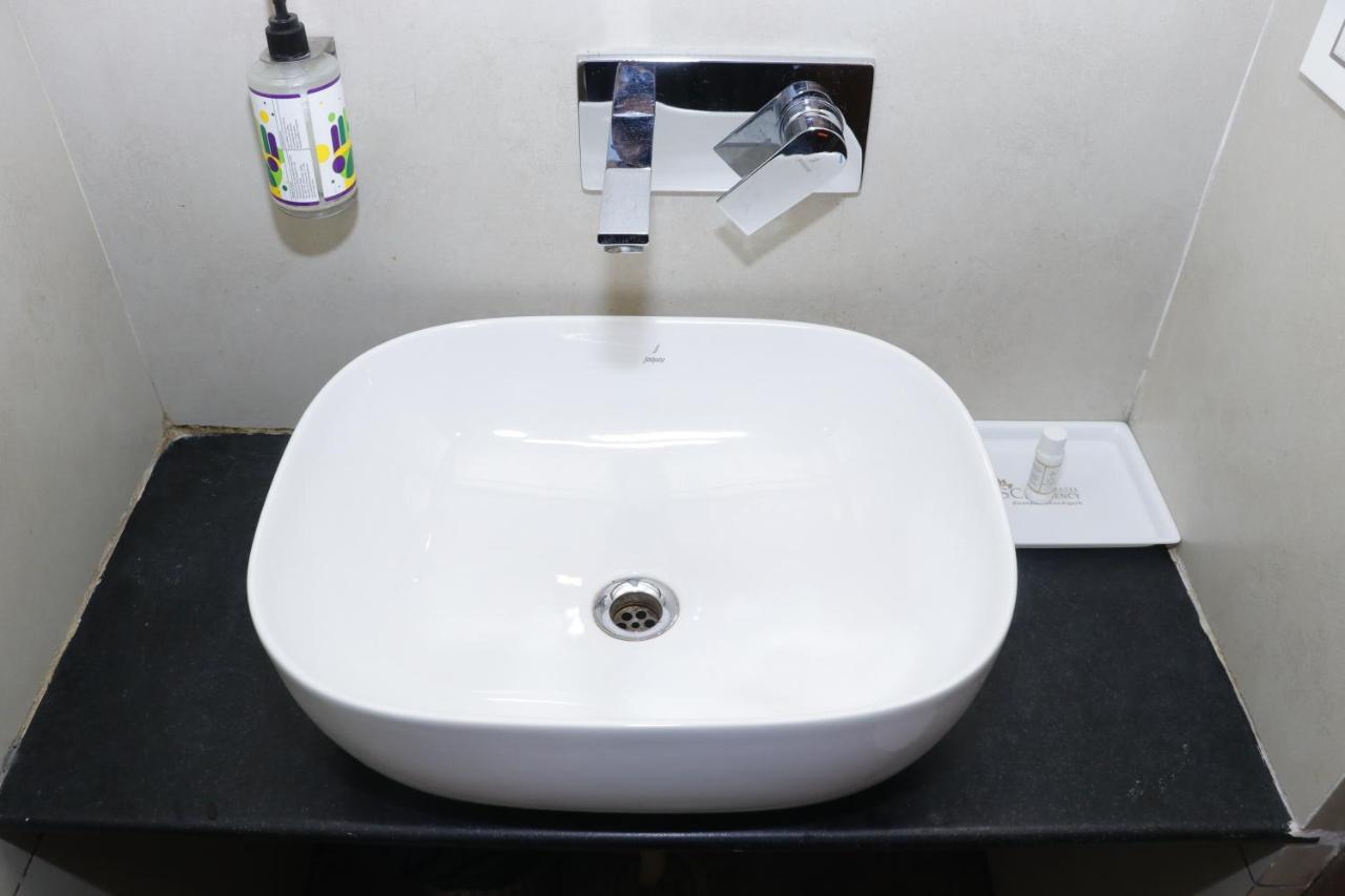 Aggarwal Hotel Zirakpur Exteriör bild